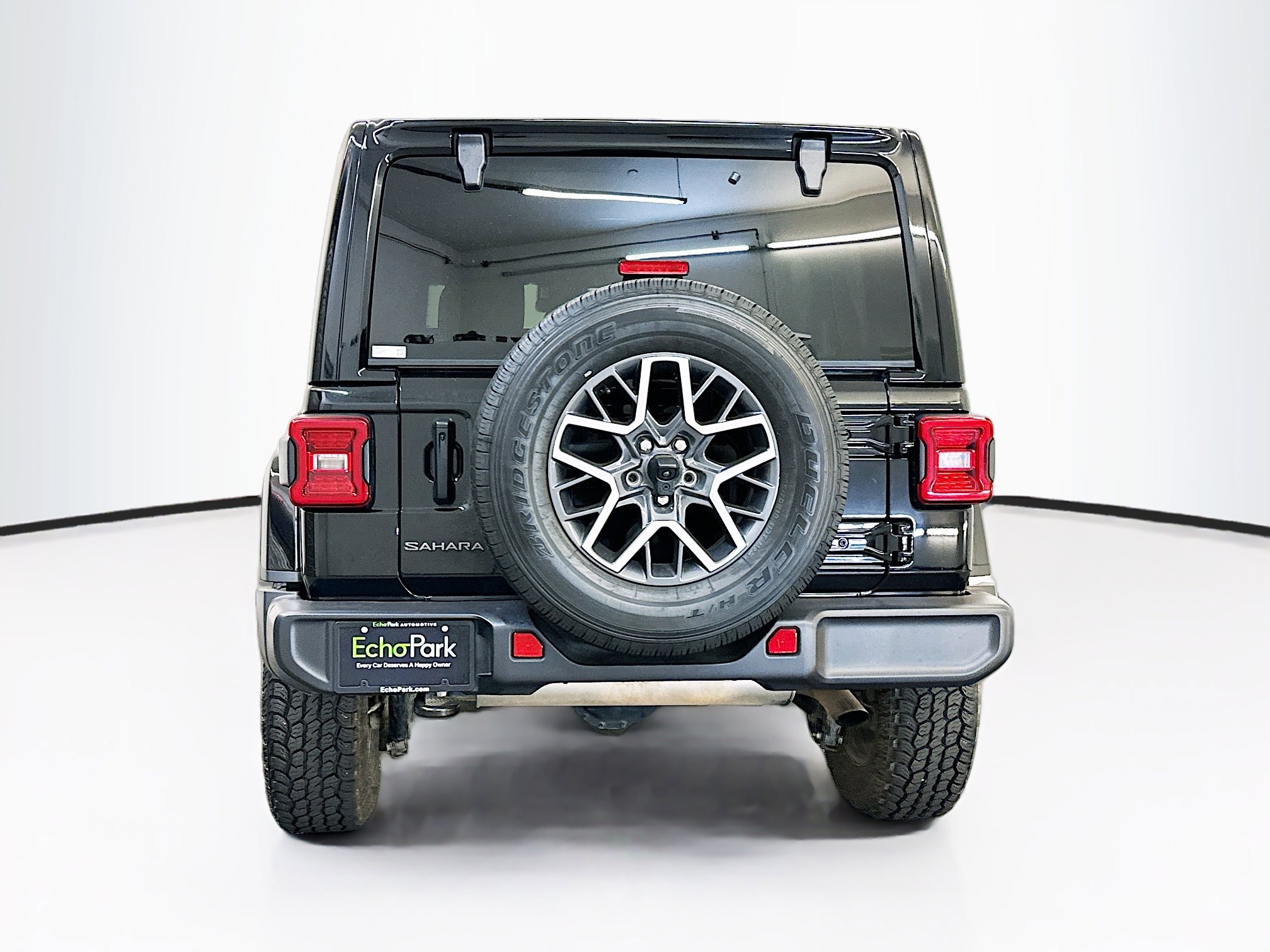 Used 2025 Jeep Wrangler Unlimited Sahara AWD/4WD image 7