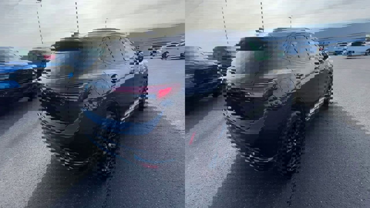 Certified 2023 Buick Envision Essence w/ Sport Touring Package image 9