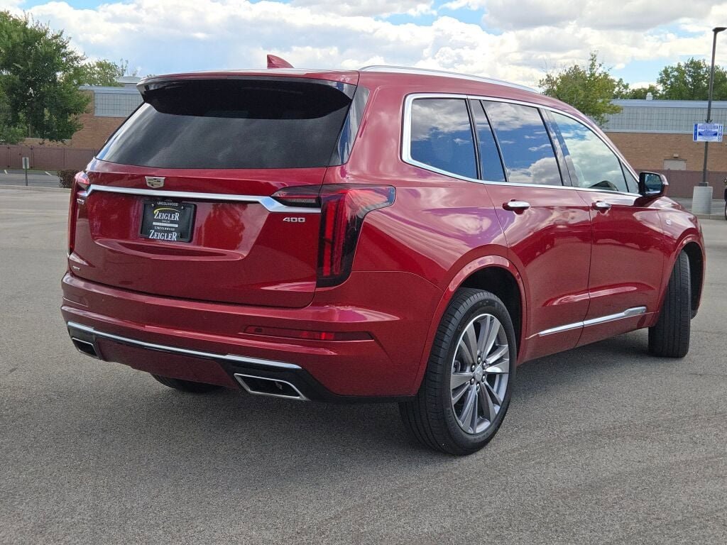 Used 2023 Cadillac XT6 Premium Luxury image 13