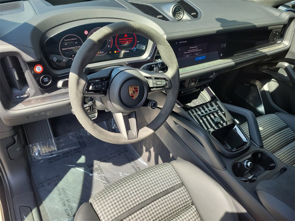 New 2025 Porsche Cayenne GTS image 4
