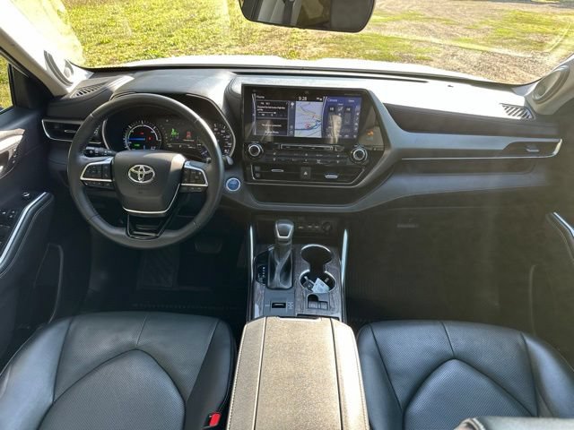 Used 2021 Toyota Highlander Limited AWD/4WD image 25