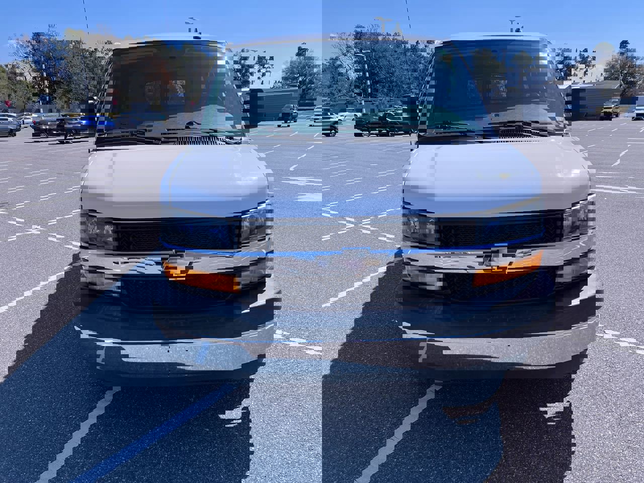 Used 2018 Chevrolet Express 3500 LT w/ LT Preferred Equipment Group image 8