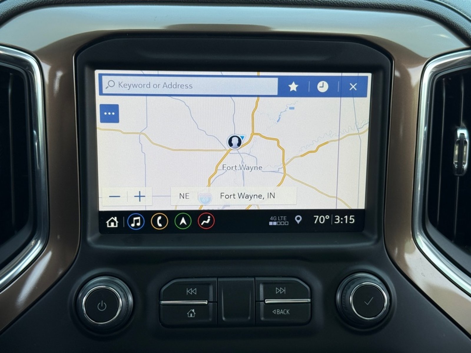 Used 2019 Chevrolet Silverado 1500 High Country w/ Technology Package AWD/4WD image 15