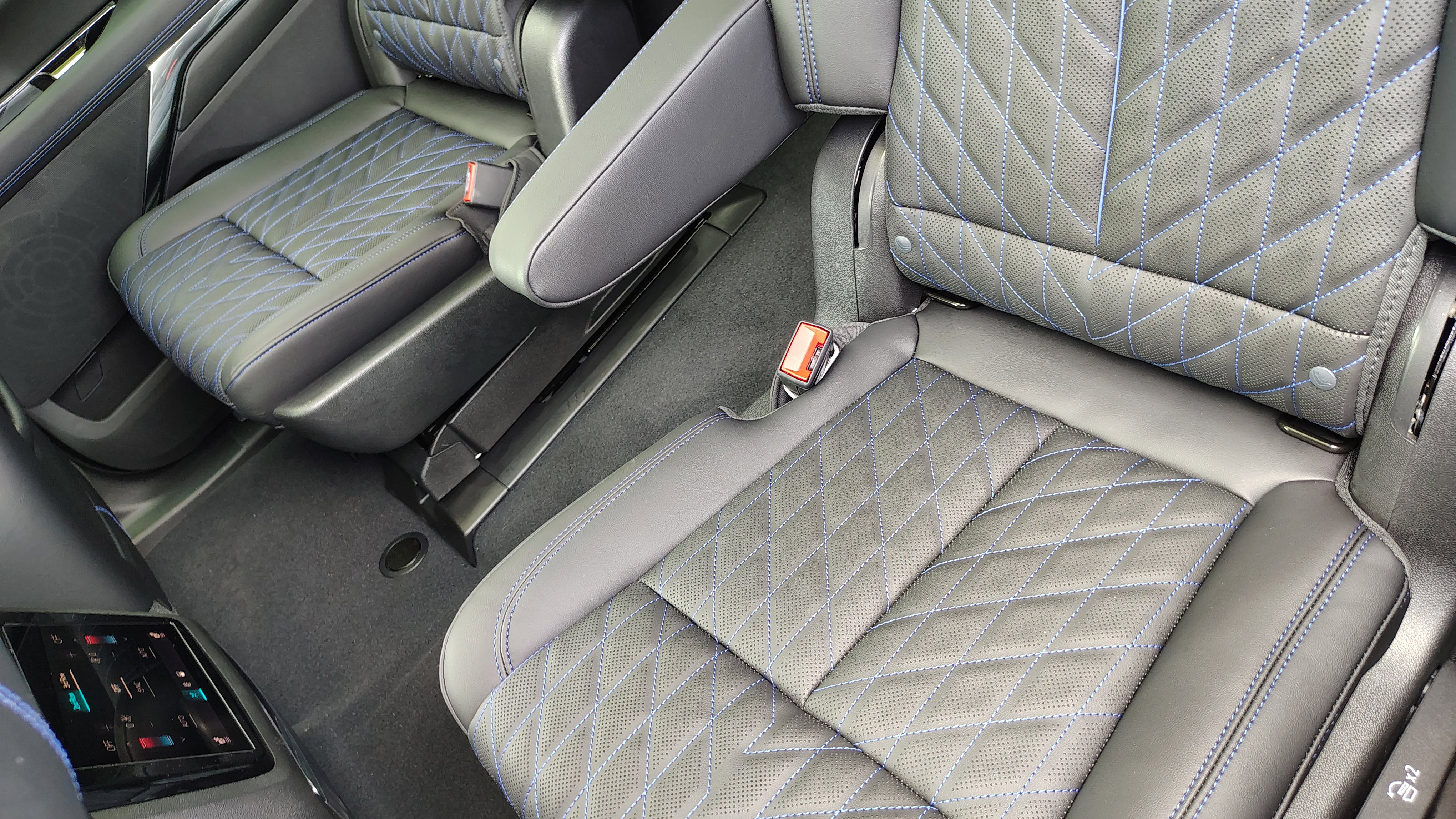 New 2025 Cadillac Escalade IQ Luxury 1 image 35