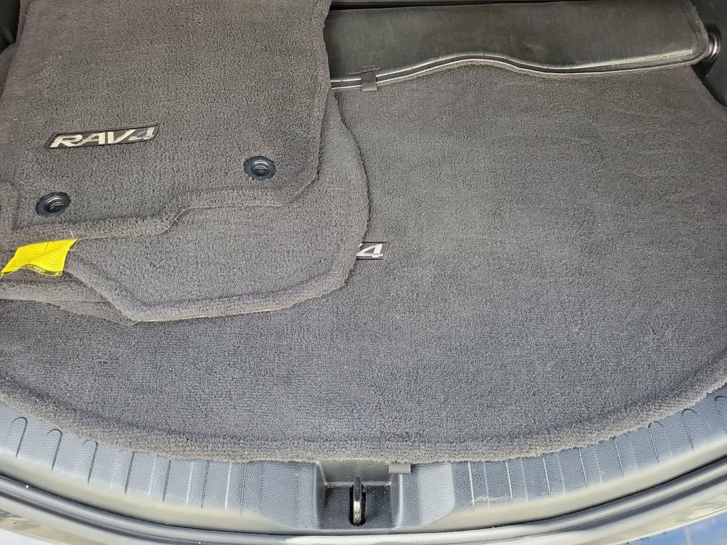 Used 2017 Toyota RAV4 XLE w/ Carpet Mat Package image 10