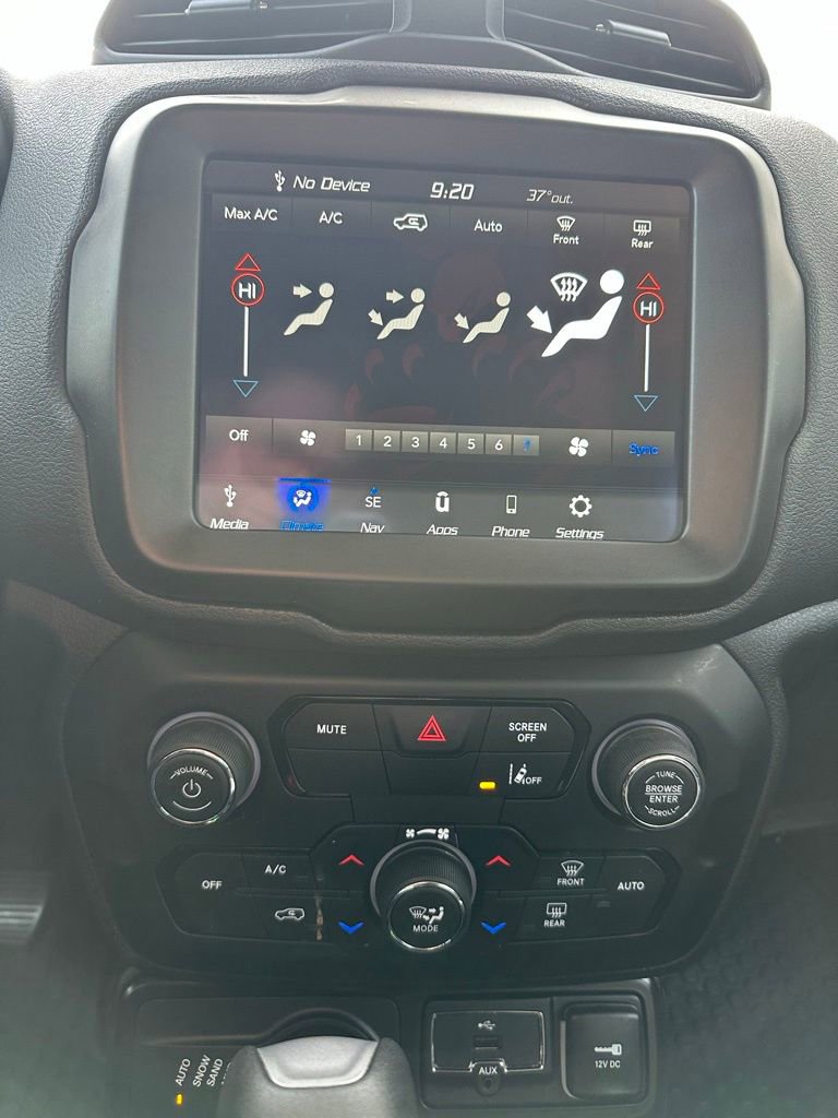 Used 2022 Jeep Renegade Latitude image 11