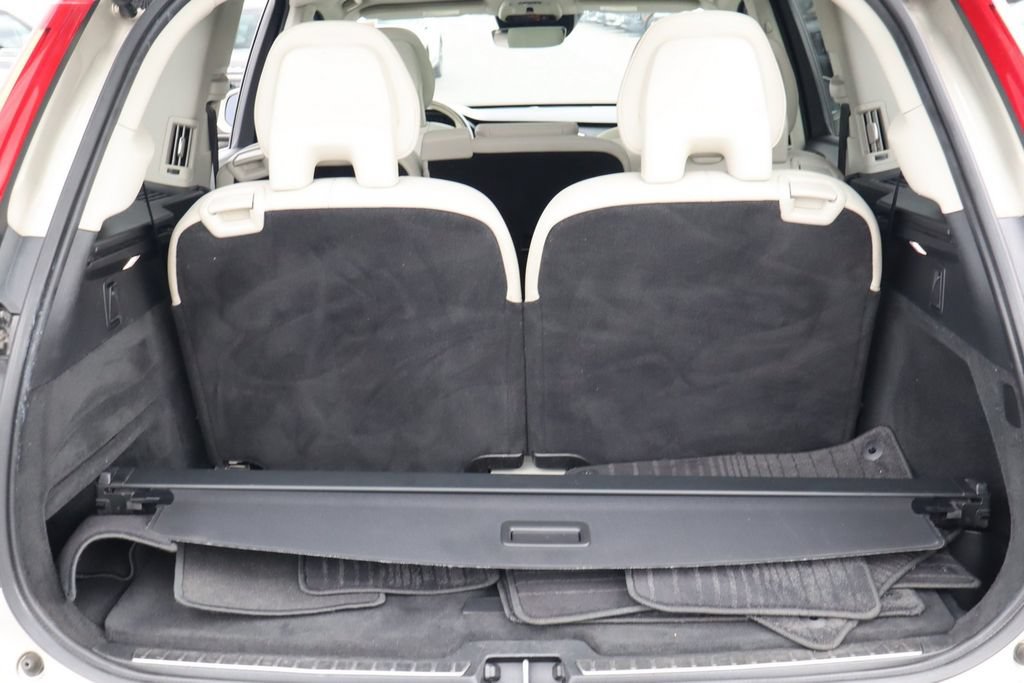 Used 2016 Volvo XC90 T6 Momentum w/ Momentum Plus Package AWD/4WD image 38
