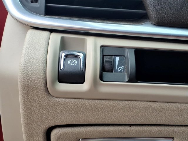 Used 2013 Cadillac XTS Luxury w/ Driver Awareness Package FWD image 15
