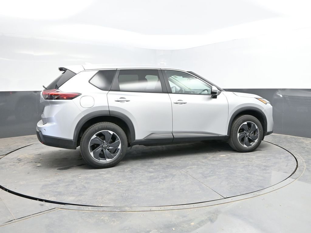 Used 2025 Nissan Rogue SV AWD/4WD image 10
