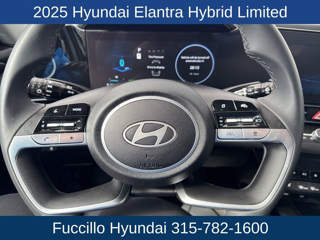 Used 2025 Hyundai Elantra Limited image 15