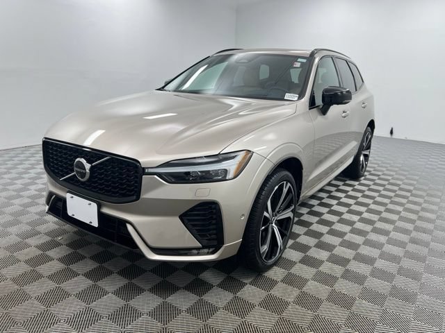 Used 2024 Volvo XC60 B5 Ultimate w/ Protection Package Premier AWD/4WD image 2