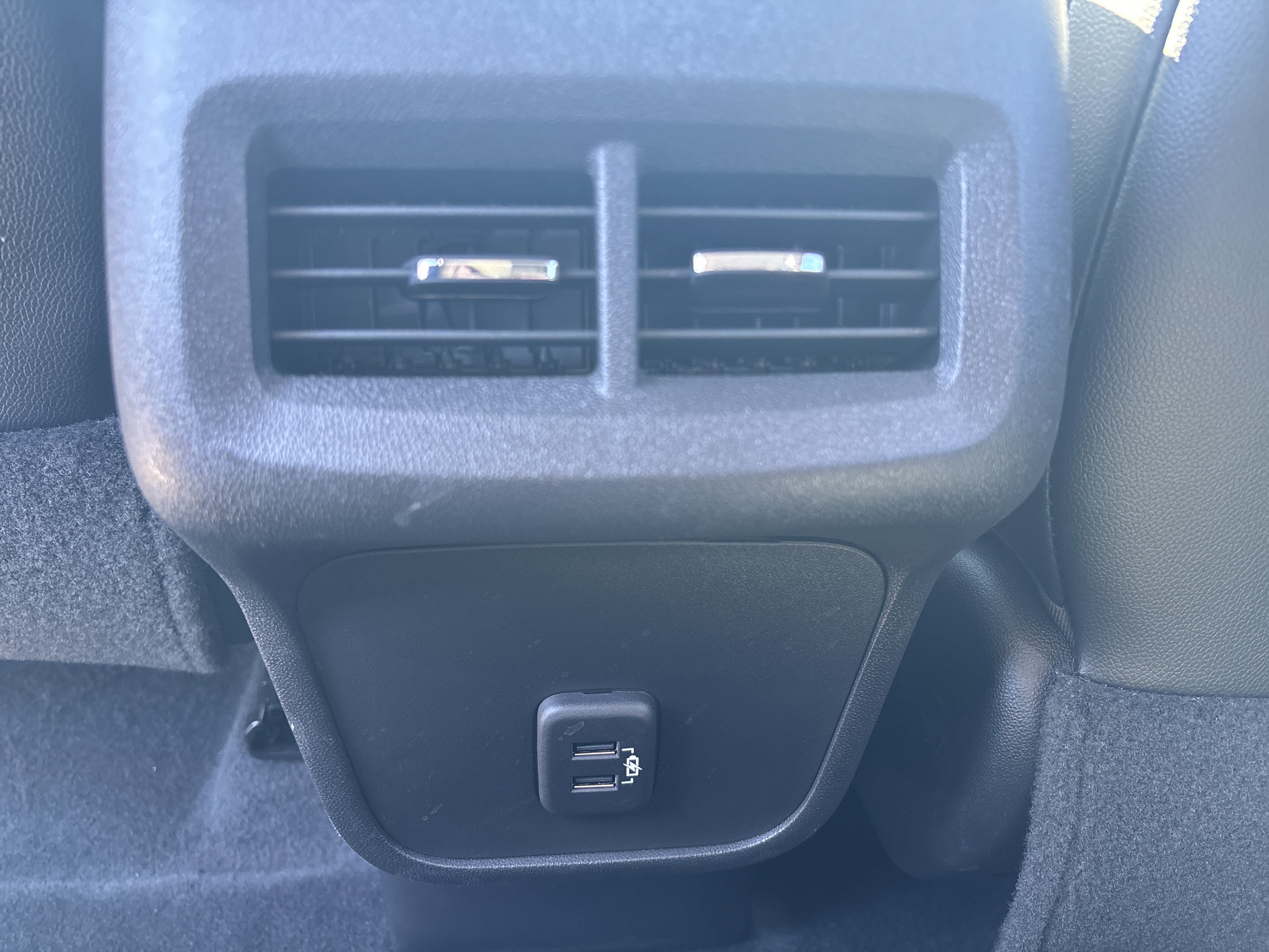 Used 2020 Chevrolet Equinox LT w/ Sport Edition image 14