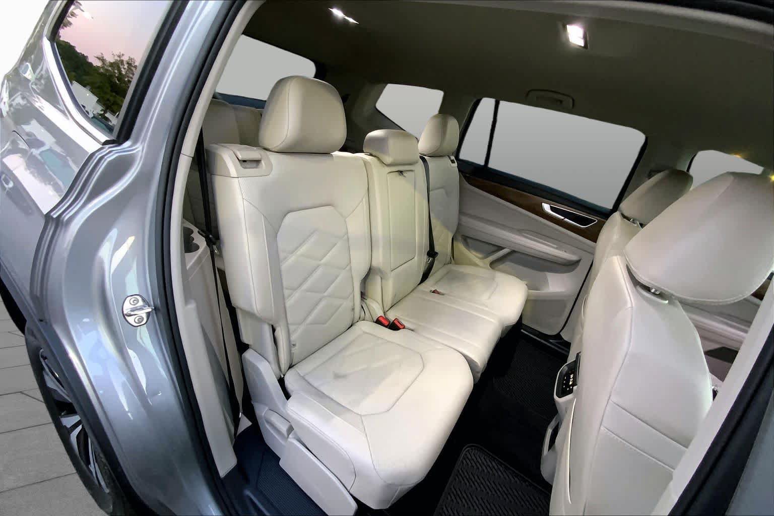 Used 2024 Volkswagen Atlas SE FWD image 17
