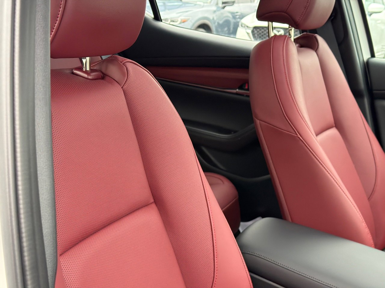 New 2026 MAZDA MAZDA3 Hatchback w/Premium Plus Pkg image 10