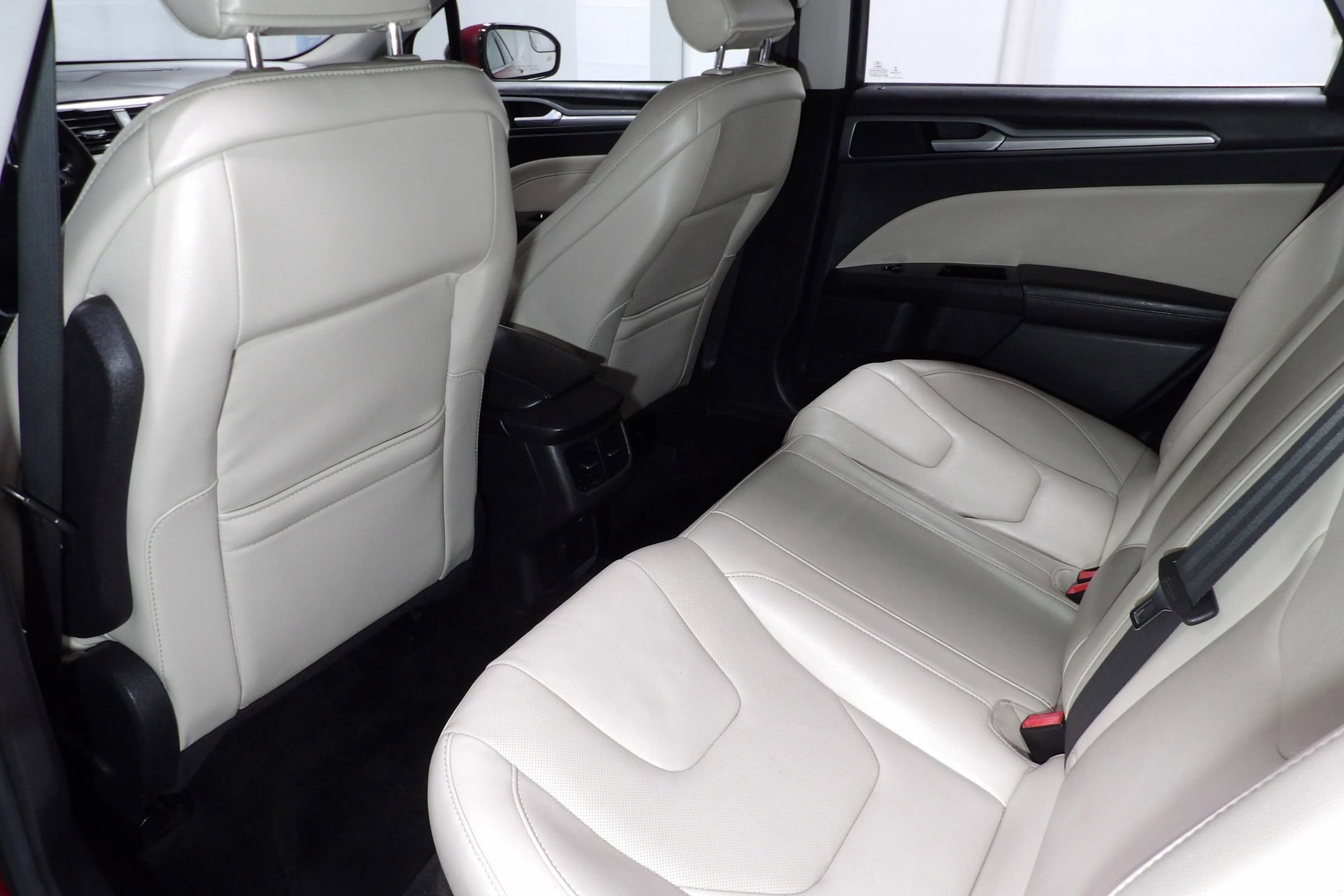 Used 2015 Ford Fusion Titanium FWD image 12