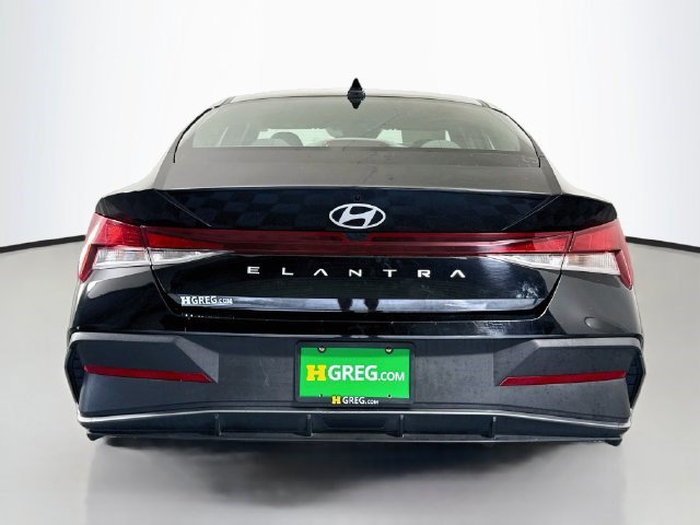 Used 2024 Hyundai Elantra SE FWD image 8