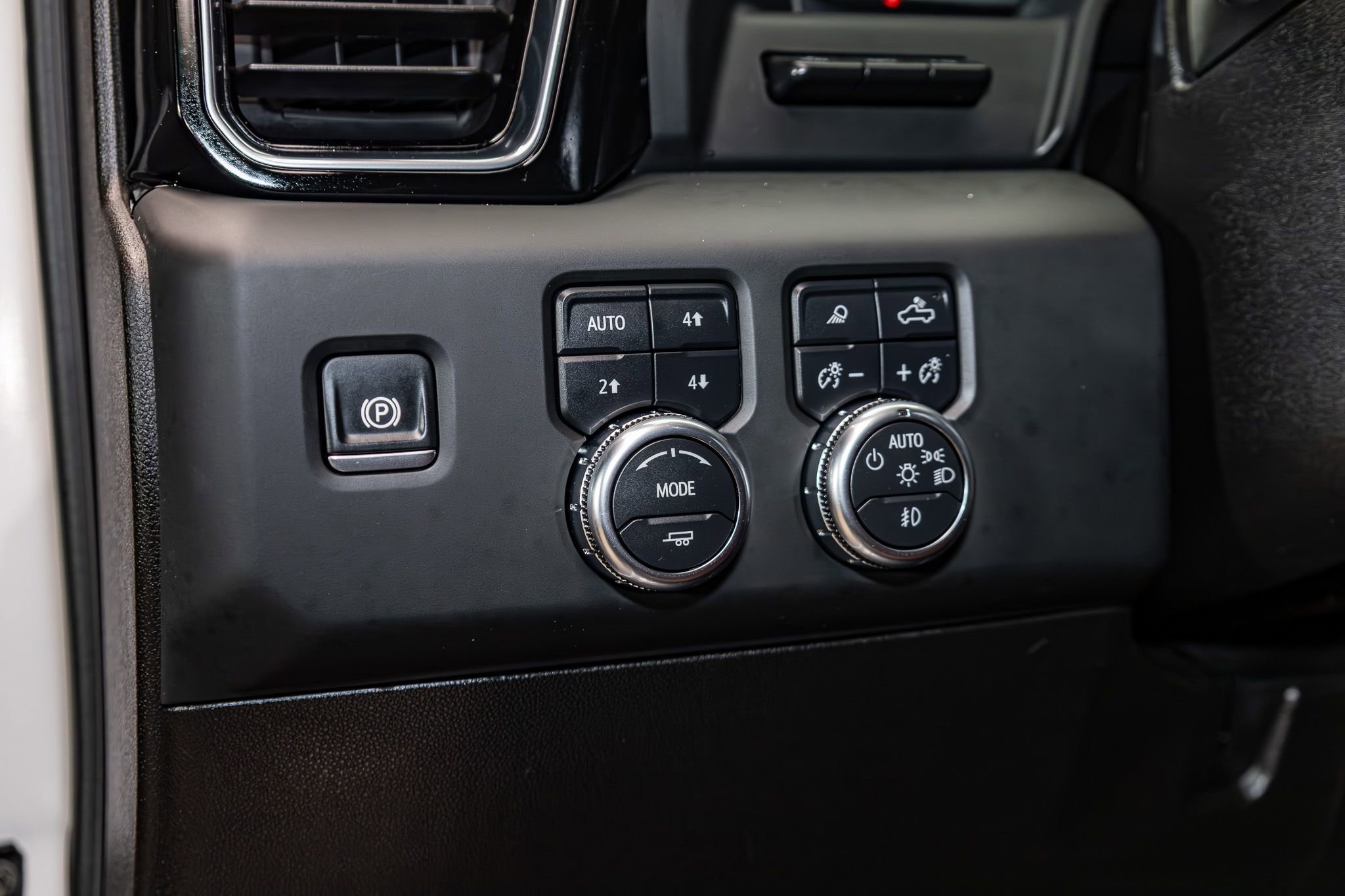 Used 2024 GMC Sierra 3500 Denali Ultimate AWD/4WD image 19