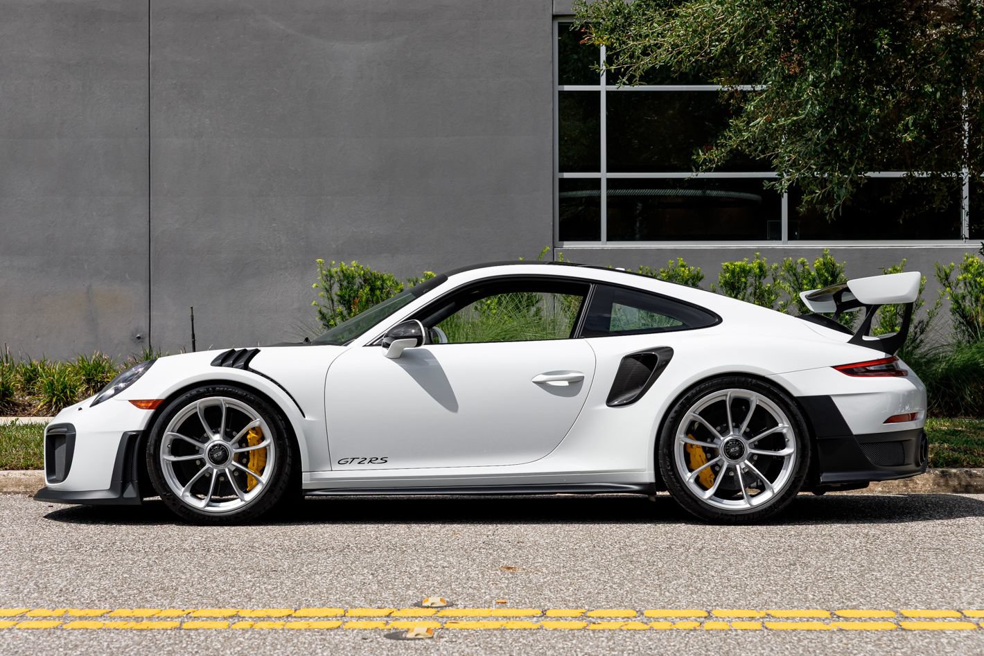 Used 2018 Porsche 911 GT2 RS w/ Weissach Package RWD image 25