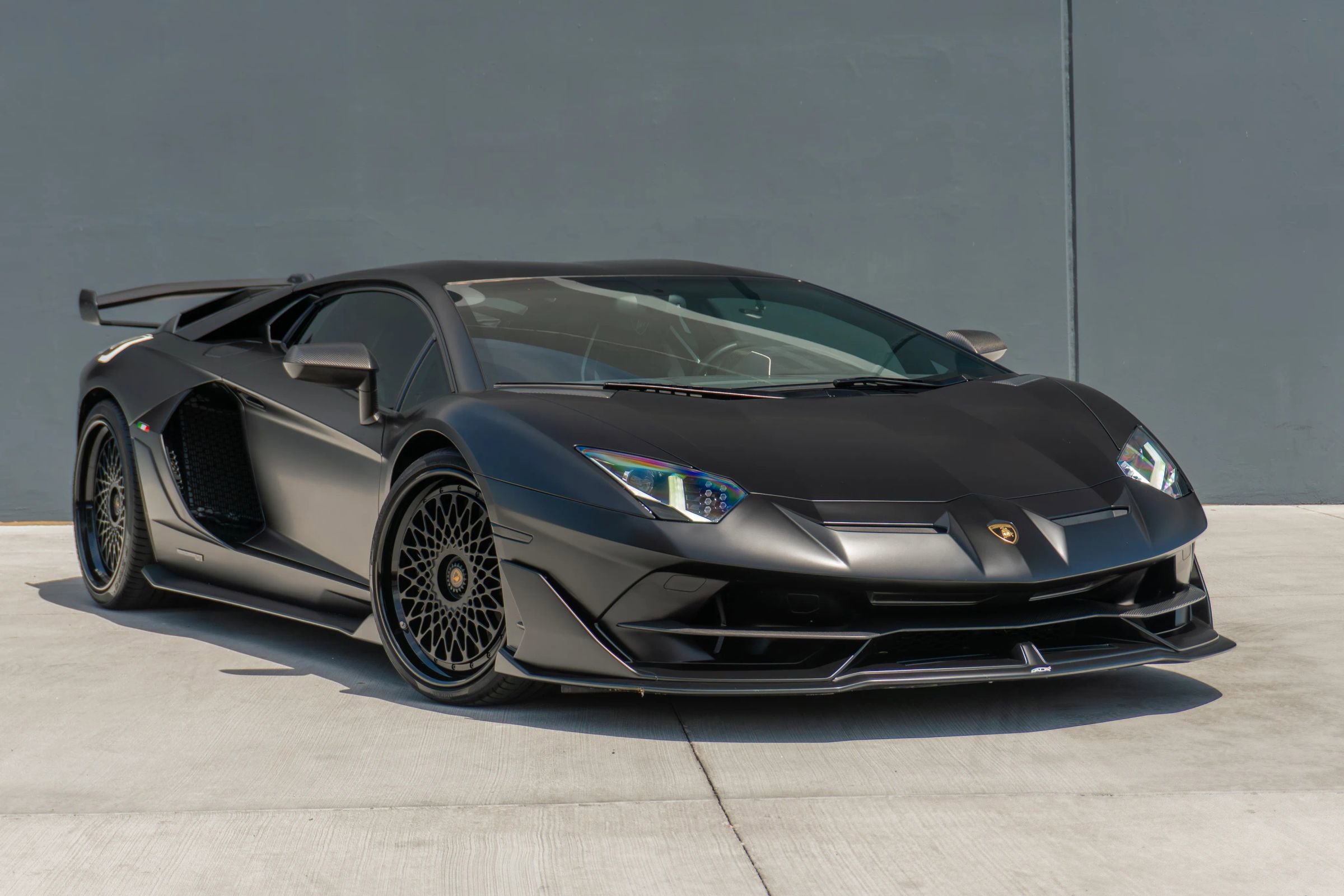 Used 2019 Lamborghini Aventador SVJ AWD/4WD image 5
