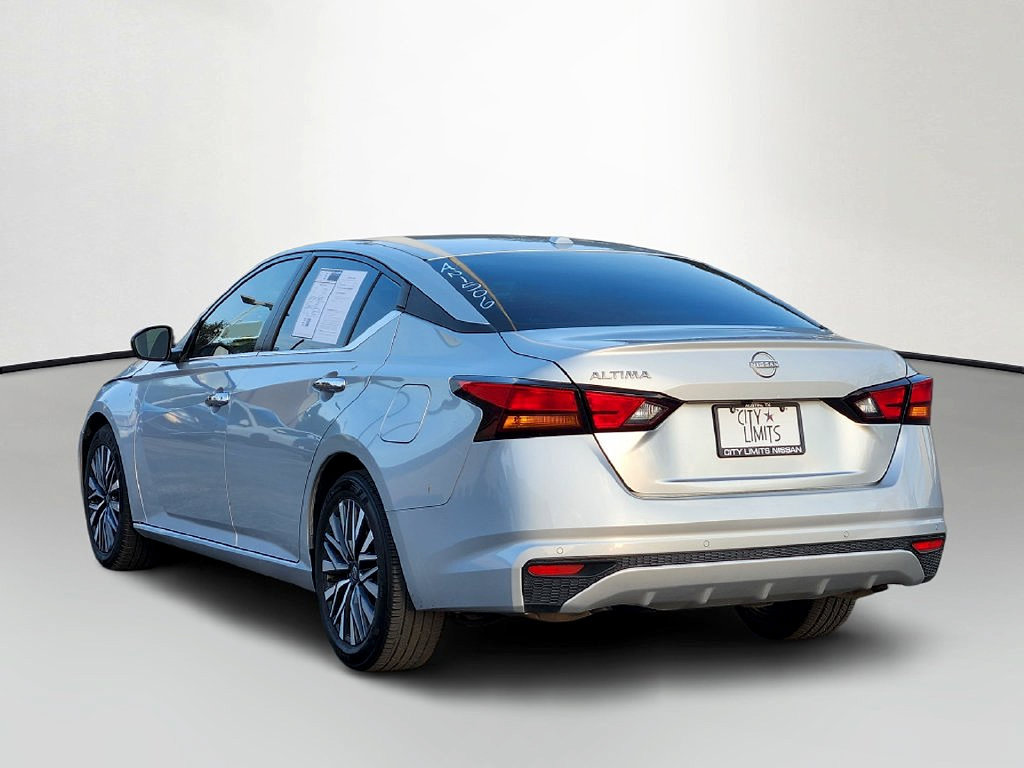 Used 2025 Nissan Altima 2.5 SV FWD image 5
