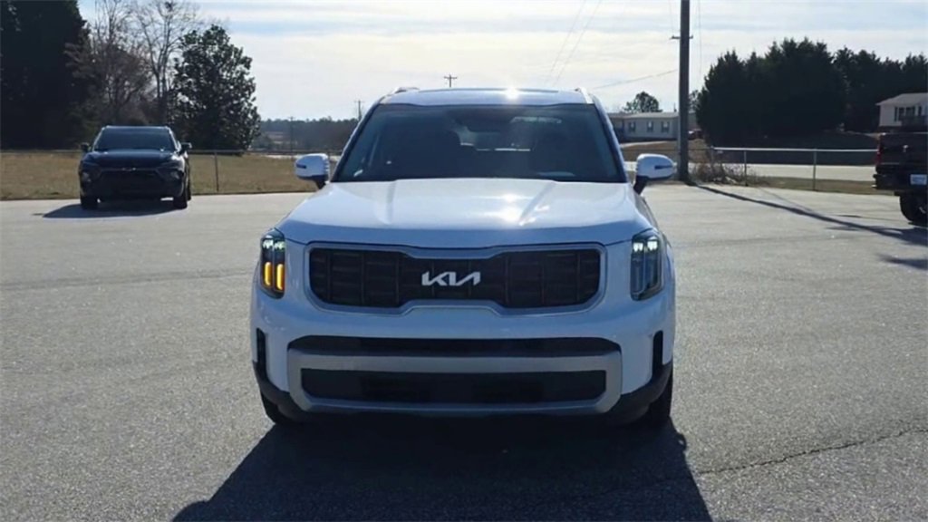 Used 2024 Kia Telluride S w/ S Sunroof Package image 3