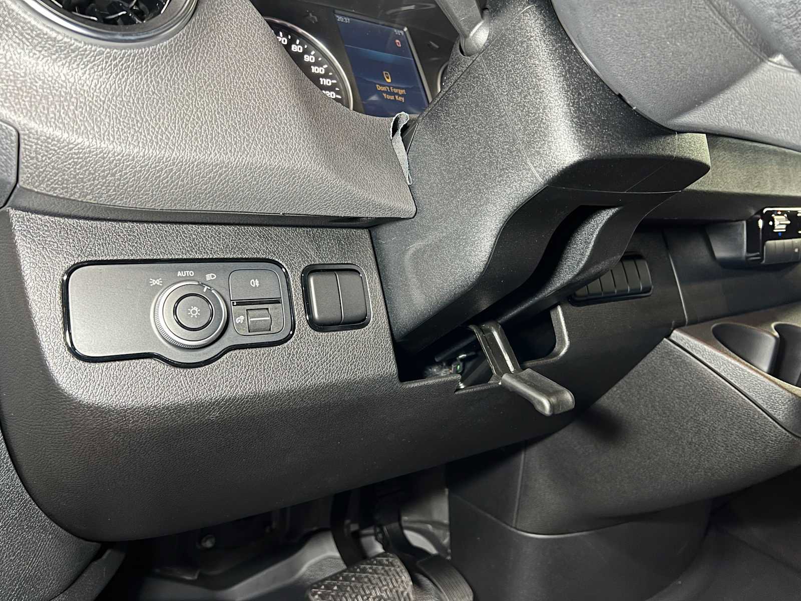 Used 2025 Mercedes-Benz Sprinter 2500 image 24