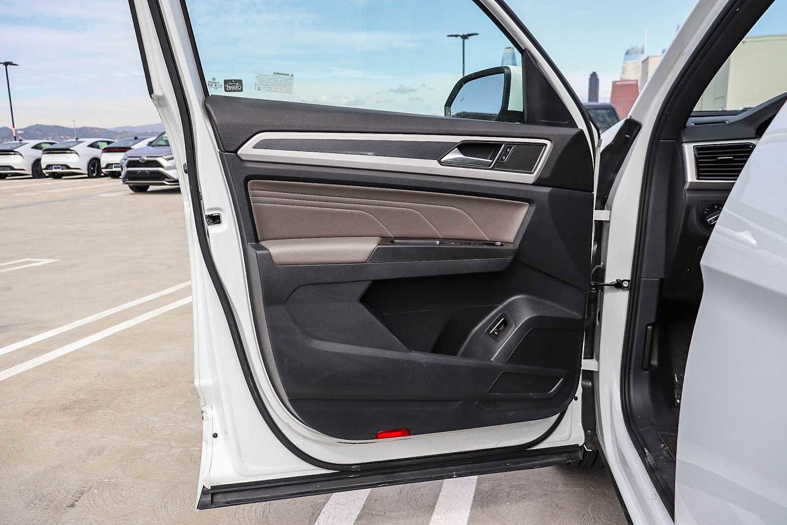 Used 2022 Volkswagen Atlas Cross Sport SEL R-Line image 22