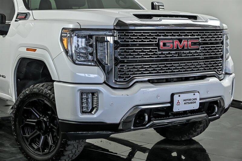 Used 2022 GMC Sierra 2500 Denali AWD/4WD image 2