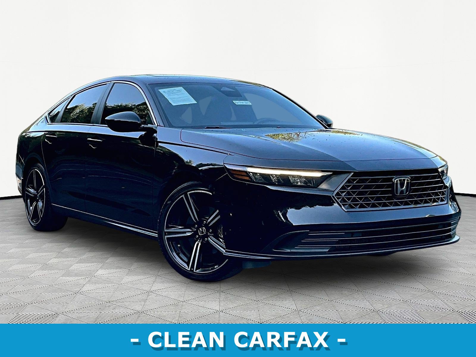 Used 2024 Honda Accord Sport image 3