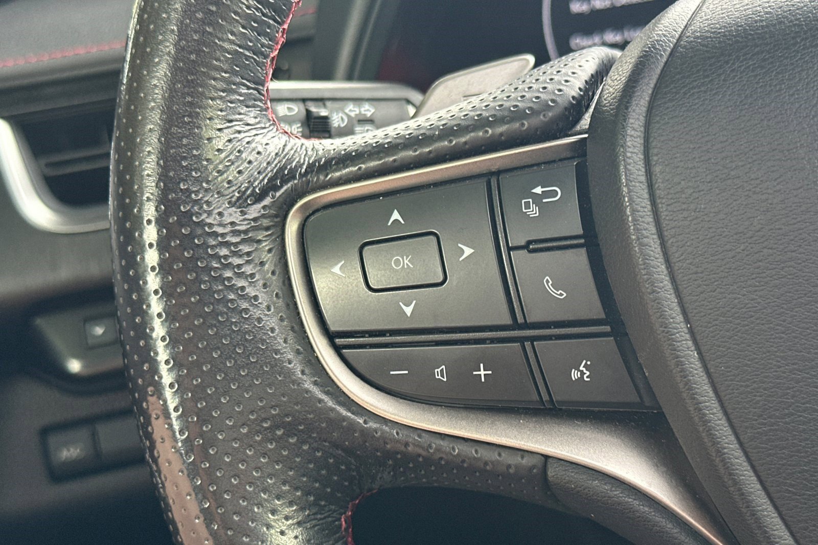 Used 2019 Lexus UX 200 F Sport w/ F Sport Premium Package image 30