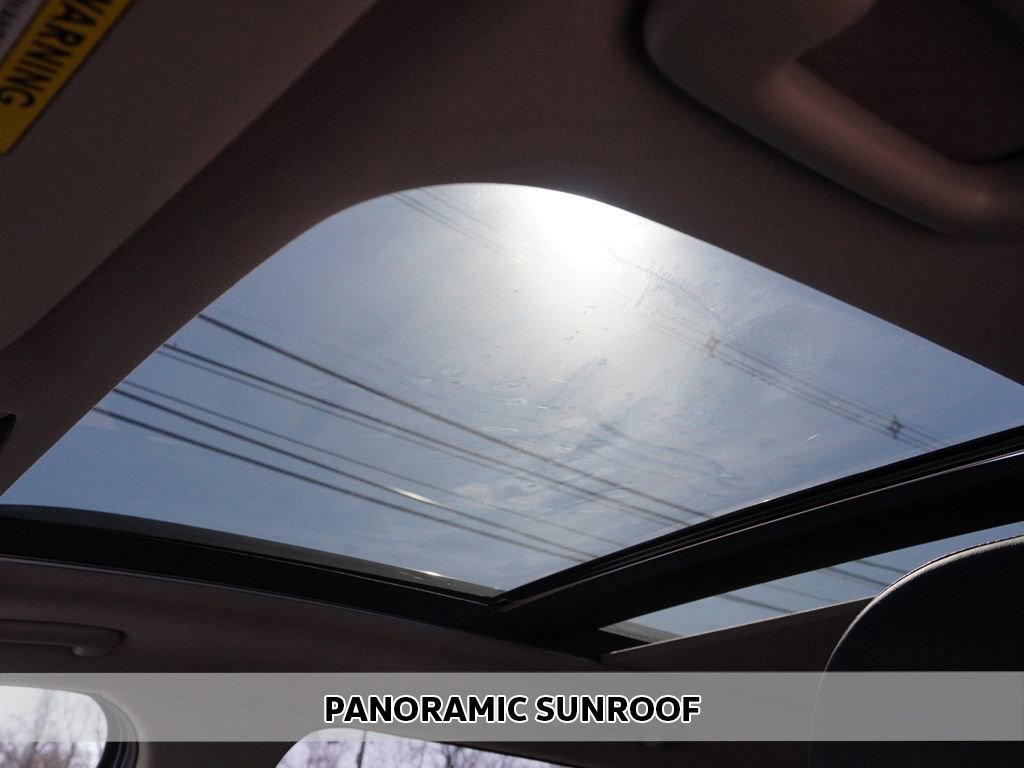 Used 2023 Kia Sorento S w/ Panoramic Sunroof Package image 3