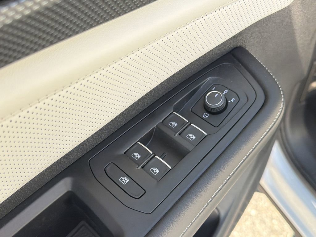 New 2026 Volkswagen Atlas Cross Sport SEL Premium R-Line image 23