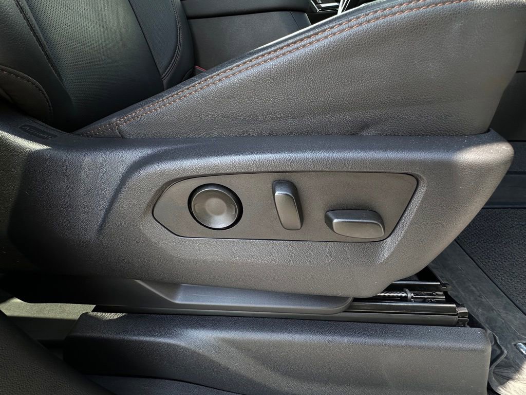 Used 2023 GMC Sierra 1500 AT4 w/ Technology Package AWD/4WD image 13