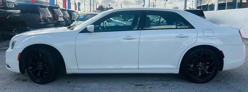 Used 2019 Chrysler 300 S image 2