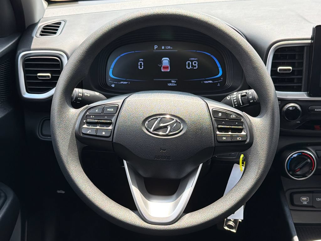 Used 2025 Hyundai Venue SE FWD image 23