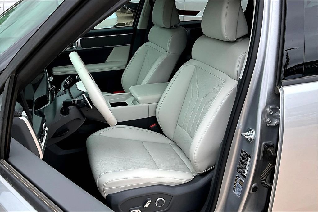 Used 2025 Hyundai Santa Fe SEL image 16