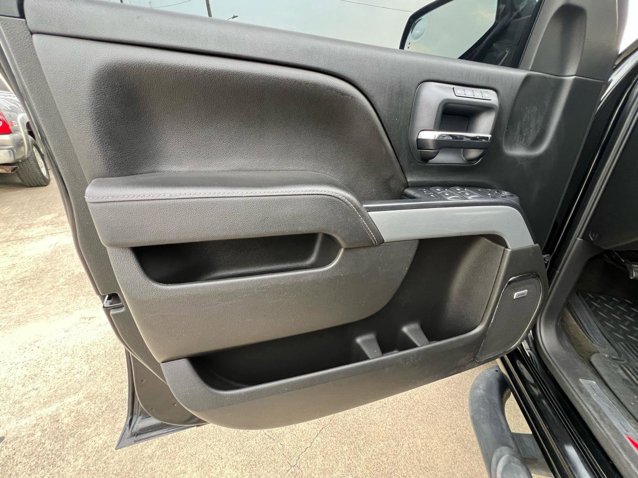 Used 2015 Chevrolet Silverado 1500 LTZ Z71 w/ Midnight Edition AWD/4WD image 21