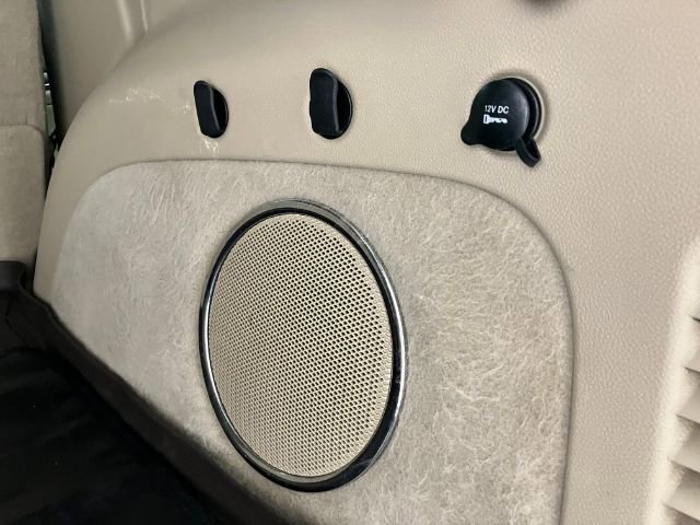 Used 2017 Jeep Grand Cherokee Overland w/ Jeep Active Safety Group image 47