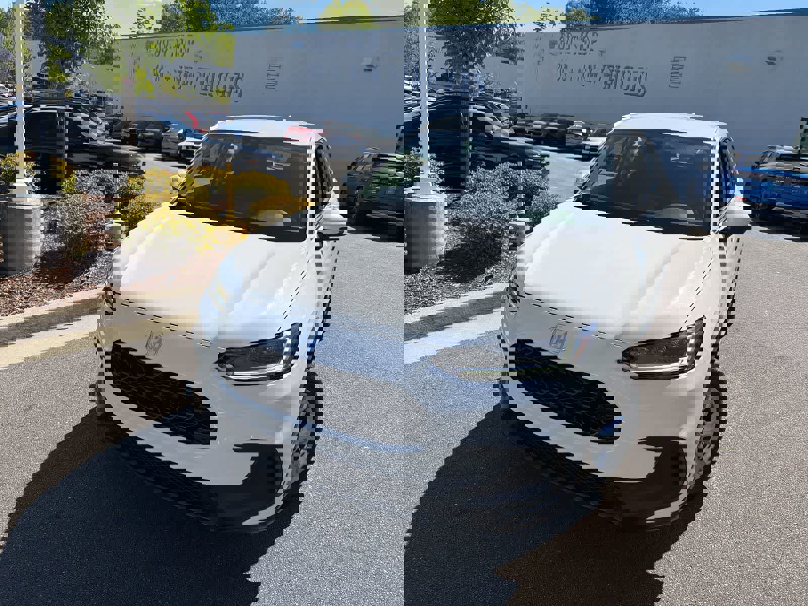 Used 2023 Honda HR-V LX image 3