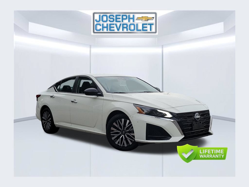 Used 2025 Nissan Altima 2.5 SV
