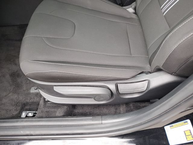 Certified 2025 Hyundai Elantra SEL FWD image 18