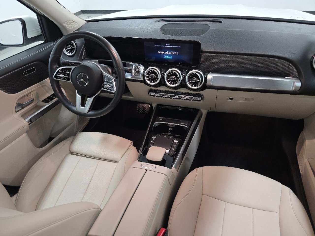 Used 2022 Mercedes-Benz GLB 250 4MATIC image 23