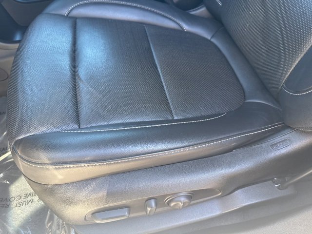 Used 2023 GMC Acadia SLT w/ Elevation Edition image 13