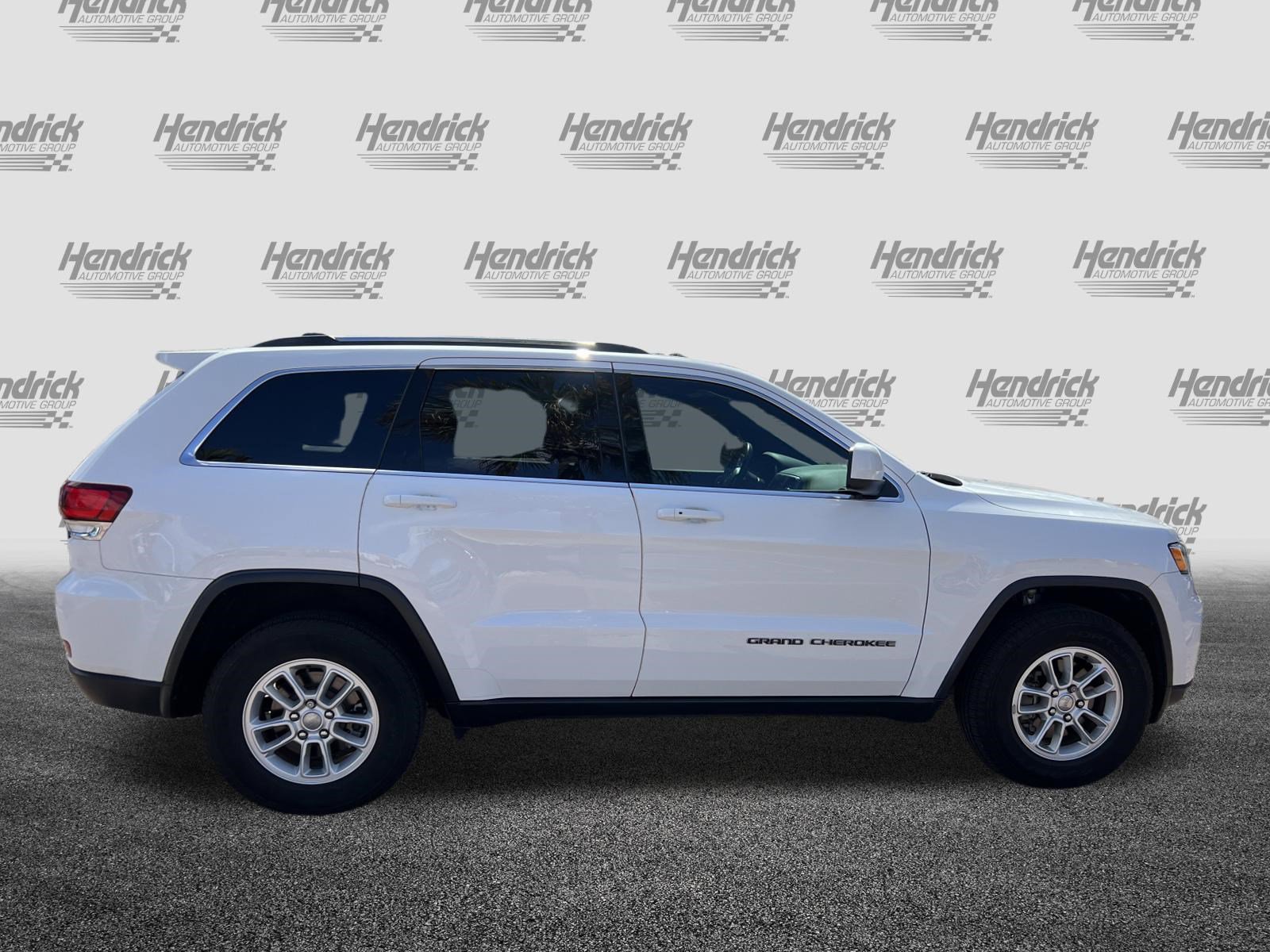 Used 2020 Jeep Grand Cherokee Laredo image 11