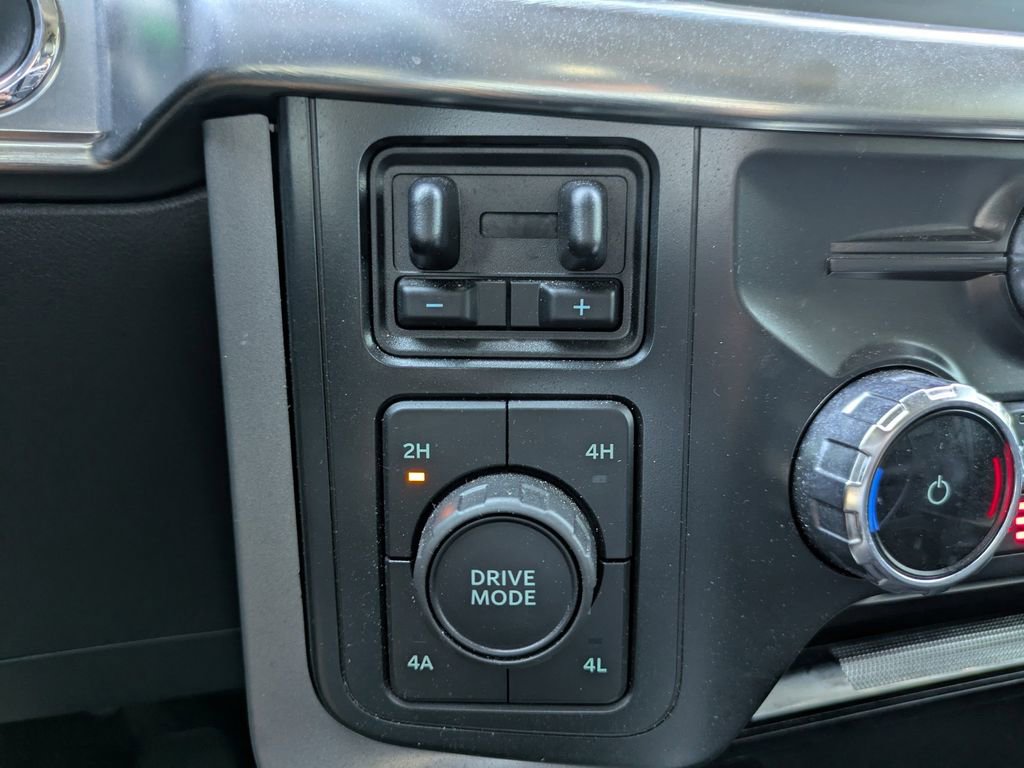 Used 2022 Ford F150 Lariat w/ Tow Technology Package image 24