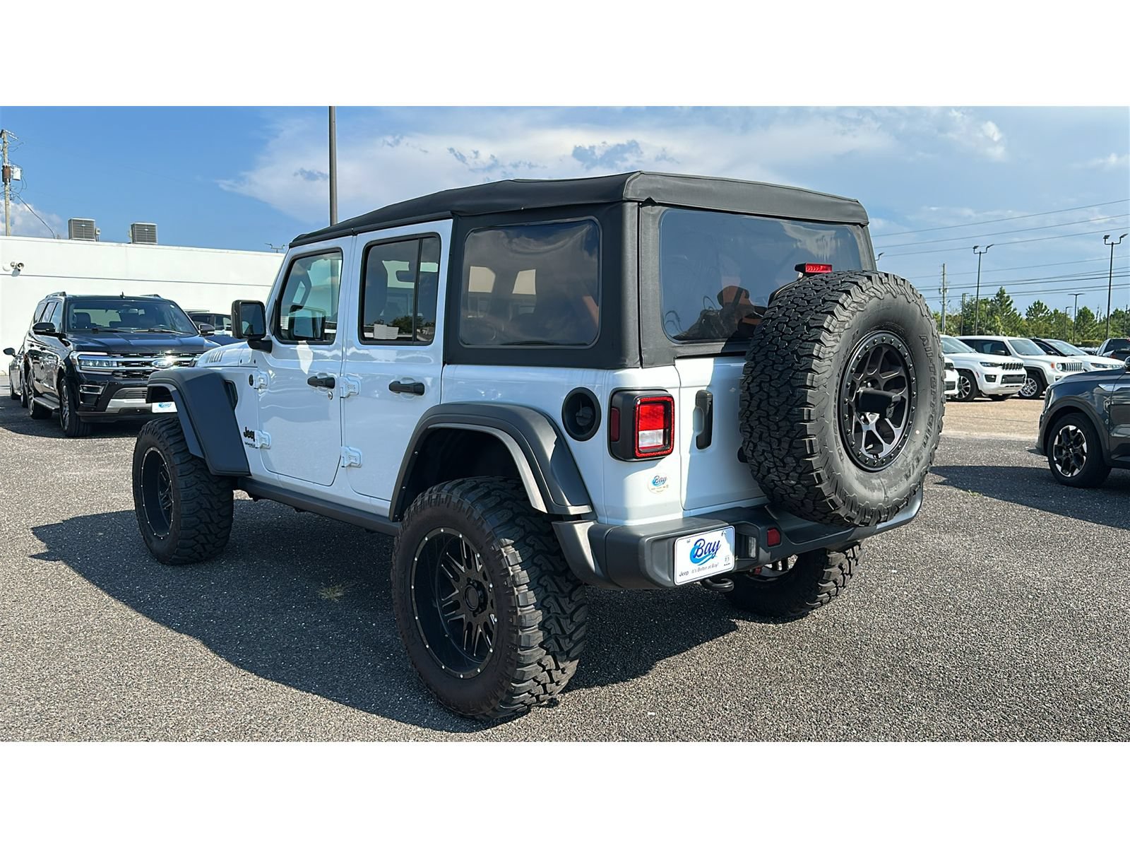 Used 2022 Jeep Wrangler Unlimited Sport AWD/4WD image 4