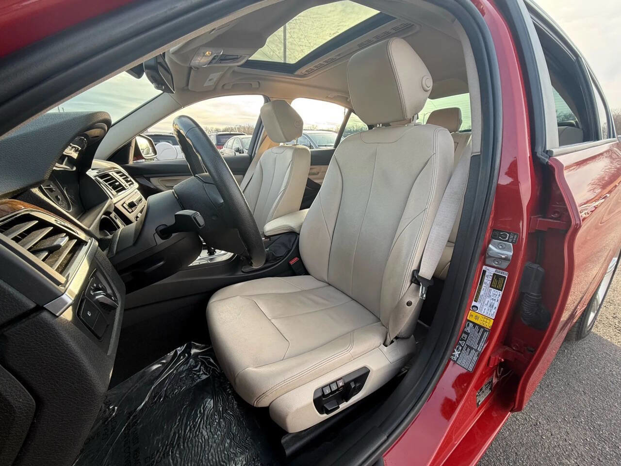 Used 2015 BMW 320i xDrive Sedan image 14