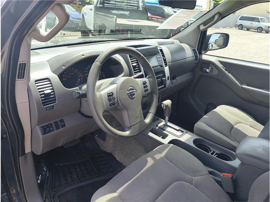 Used 2014 Nissan Frontier SV RWD image 5
