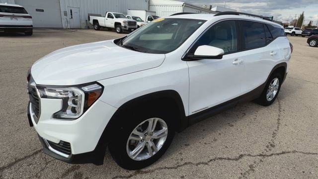 Used 2023 GMC Terrain SLE w/ Driver Convenience Package AWD/4WD image 5