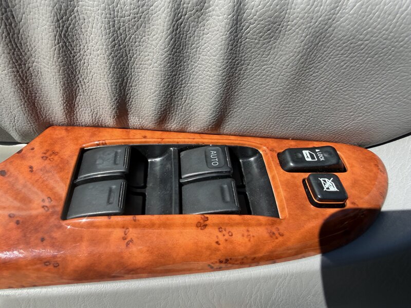 Used 2009 Toyota Sienna AWD image 32